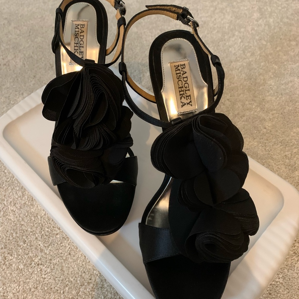 Badgley Mischka Black Satin Platform Floral Heels   9 1/2